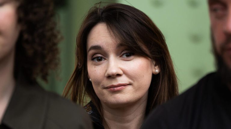 French govt warns right-wing TV channel about rebroadcasting expelled pro-Putin pundit