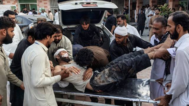 12 martyred, 35 injured in Dera Ismail Khan suicide blast