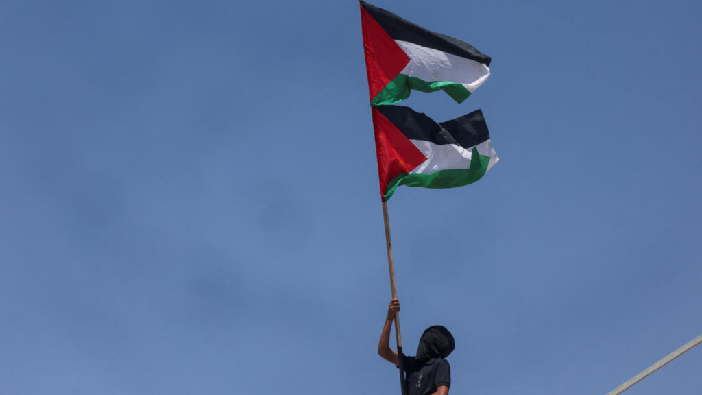 Middle East: Palestinians plan first local elections in 20 years
