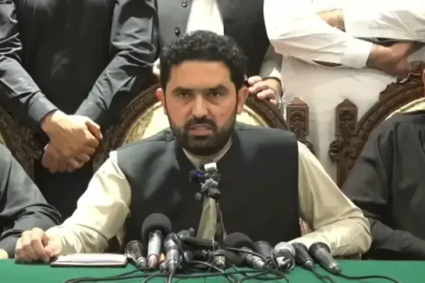 KP CM Afridi open to dialogue with govt but warns against 'misadventure'