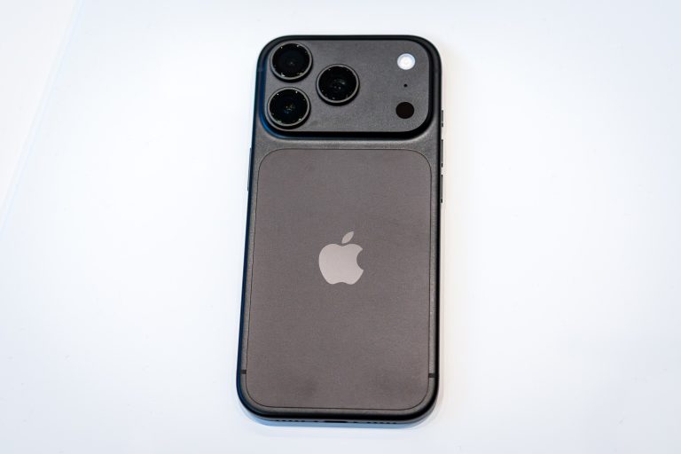 The black iPhone Pro returns