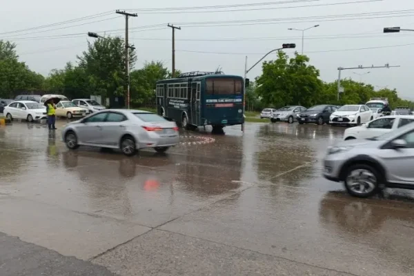 Heavy rain lashes twin cities as civic departments put on alert