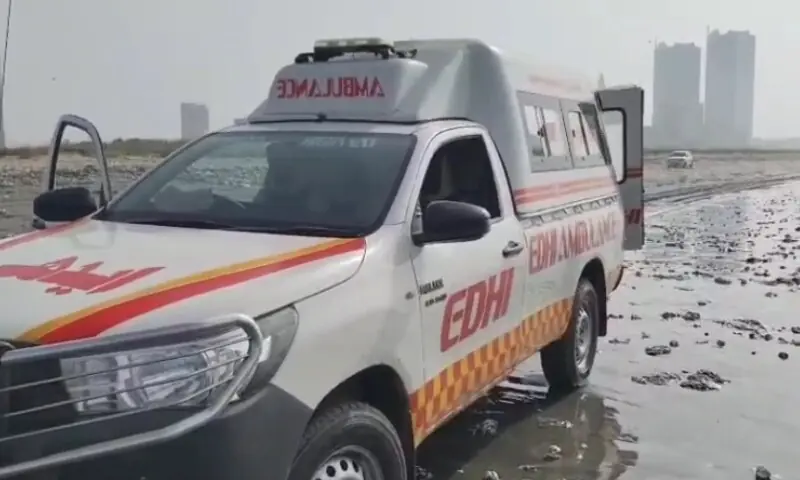 Bodies of 3 fishermen recovered after fishing boat capsizes off Karachi’s Sea View