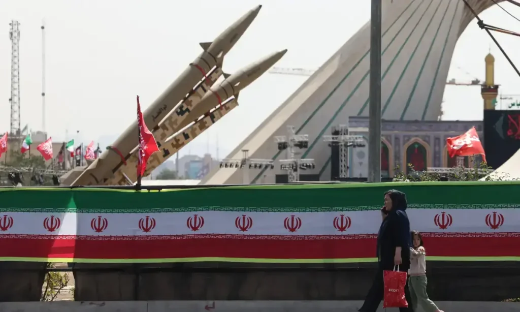 Ahead of deal on Hormuz, US and Iran ramp up the rhetoric again