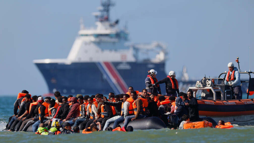 UK-France 'one in, one out' migrant exchange deal is scrapped