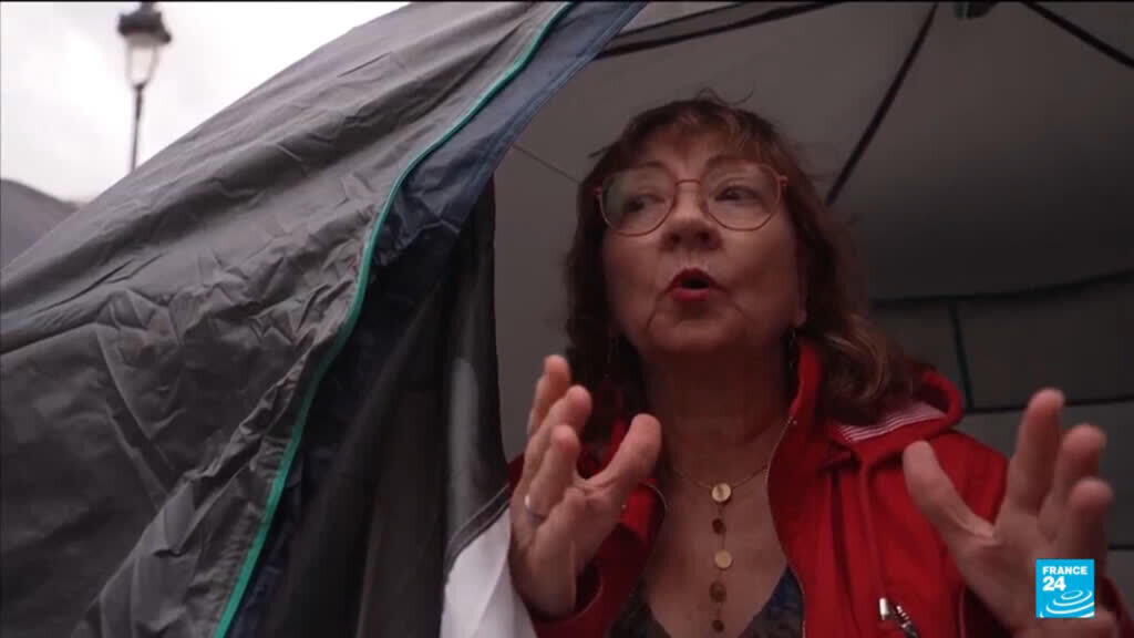 Deal for evicted Spanish pensioner as PM seeks new housing law
