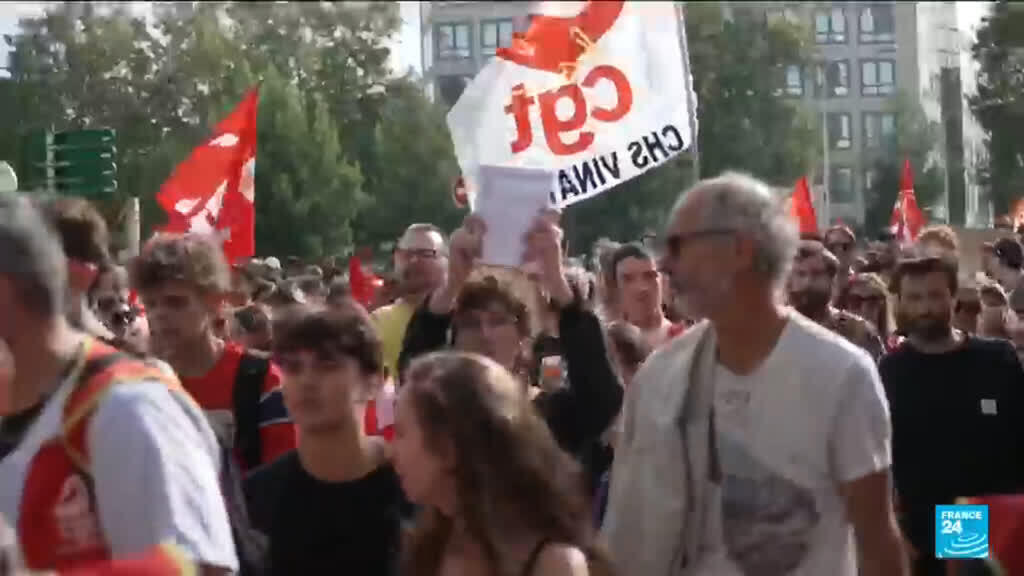 French civil servants strike, demand additional budgetary resources