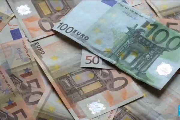 France to unveil 2027 budget as debt hits record high