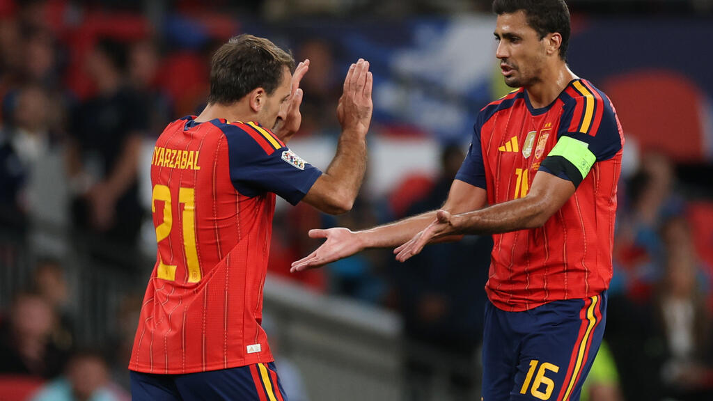 Spain return to action with hard-fought win at Wembley to extend streak