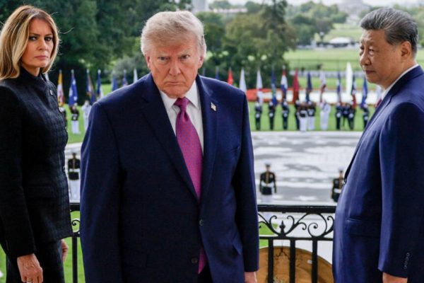 The week in pictures: Trump hosts Xi, the pope visits France and floods ravage Thailand