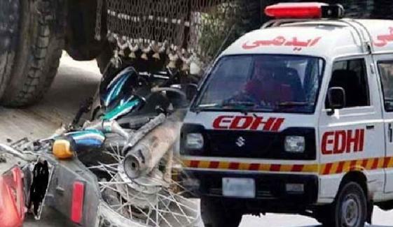 کراچی: شاہراہِ بھٹو پر ٹریفک حادثہ، پولیس اہلکار جاں بحق