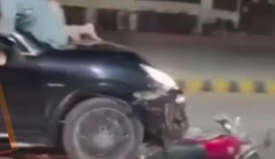 راولپنڈی میں گاڑیوں کی ریس کے دوران خوفناک واقعہ، ویڈیو وائرل سامنے آگئی