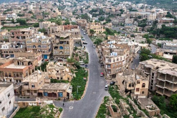 Yemen's leader announces counter-offensive as Houthis cut off supply route to besieged city