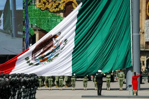 Mexico to prohibit presidents from holding dual citizenship
