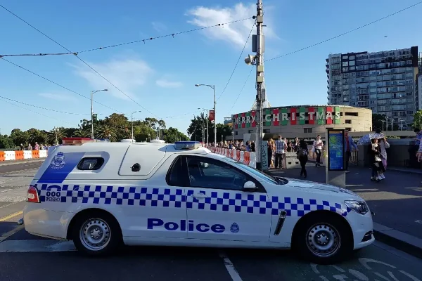 Car crashes into crowd in Australia, 10 injured