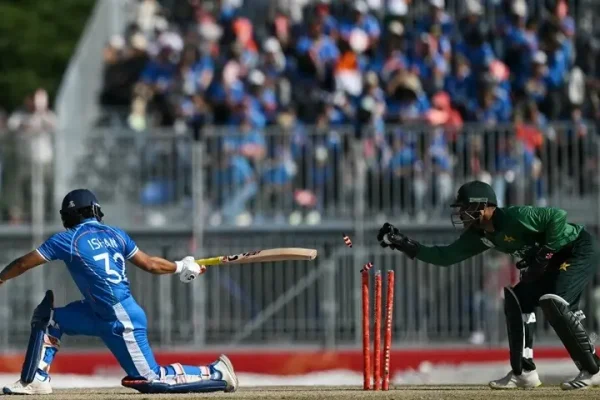 Abhishek falls after blazing 61 as India reach 133-4 in 14th over against Pakistan