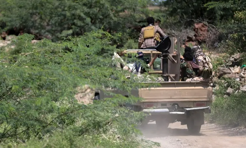 Yemen leader announces major military operations against Houthis