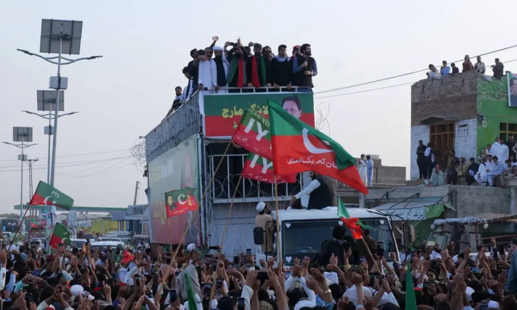 'We are not yes-men': CM Afridi launches PTI long march to Islamabad, convoy enters Karak district