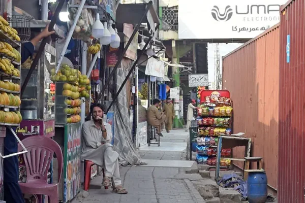 Rawalpindi traders fear road closures as PTI’s long march looms