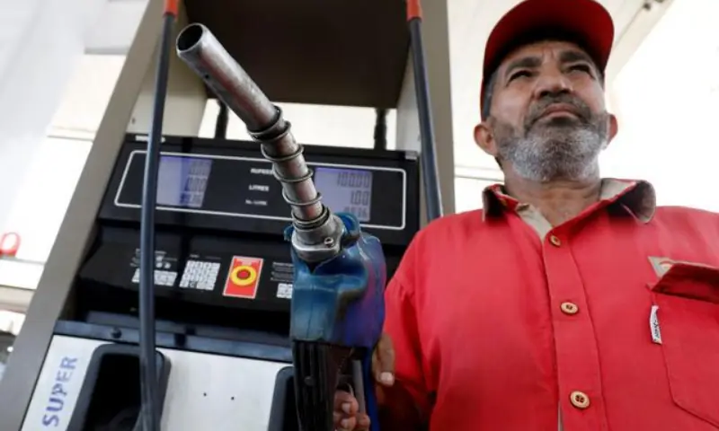 Govt raises petrol price by Re0.88 per litre, reduces high-speed diesel rate by Rs1.88
