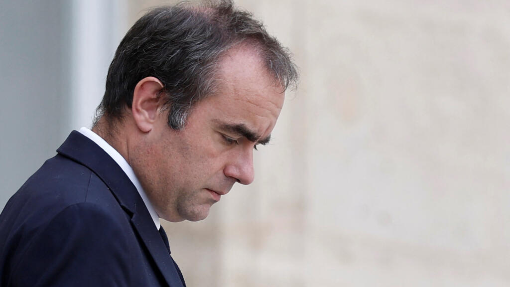 French PM to present belt-tightening 2027 budget, including frozen wages and new taxes
