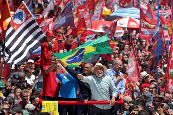 Lula and Bolsonaro make final push for votes ahead of Brazil's knife-edge election