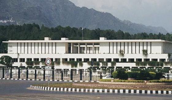 دہری شہریت معاملہ، حکومت کا ڈکلیئریشن جمع نہ کروانے والے سرکاری افسران کیخلاف کارروائی کا فیصلہ