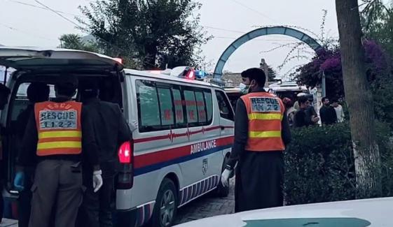 لوئر دیر: گاڑی روک کر ملزمان کی فائرنگ، 2 افراد جاں بحق، 52 لاکھ روپے لیکر فرار