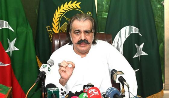 علی امین گنڈاپور کا قانون ہاتھ میں نہ لینے کا اعلان، واپس رہائشگاہ پہنچ گئے