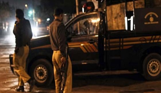 کراچی، پولیس کا شاہ لطیف ٹاؤن میں چھاپہ، ایک ملزم ہلاک