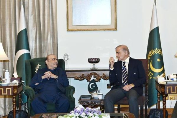 Govt, PTI head for talks ahead of Oct 4 march