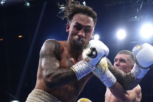 Whittaker clings on to beat Wallace despite final round fright